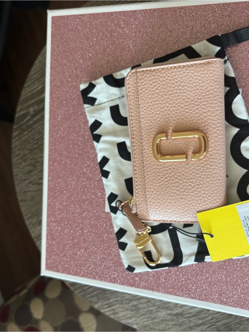 Marc Jacobs Blush Pink Leather Zip Card Wallet with Gold Logo - Picture 2 of 6